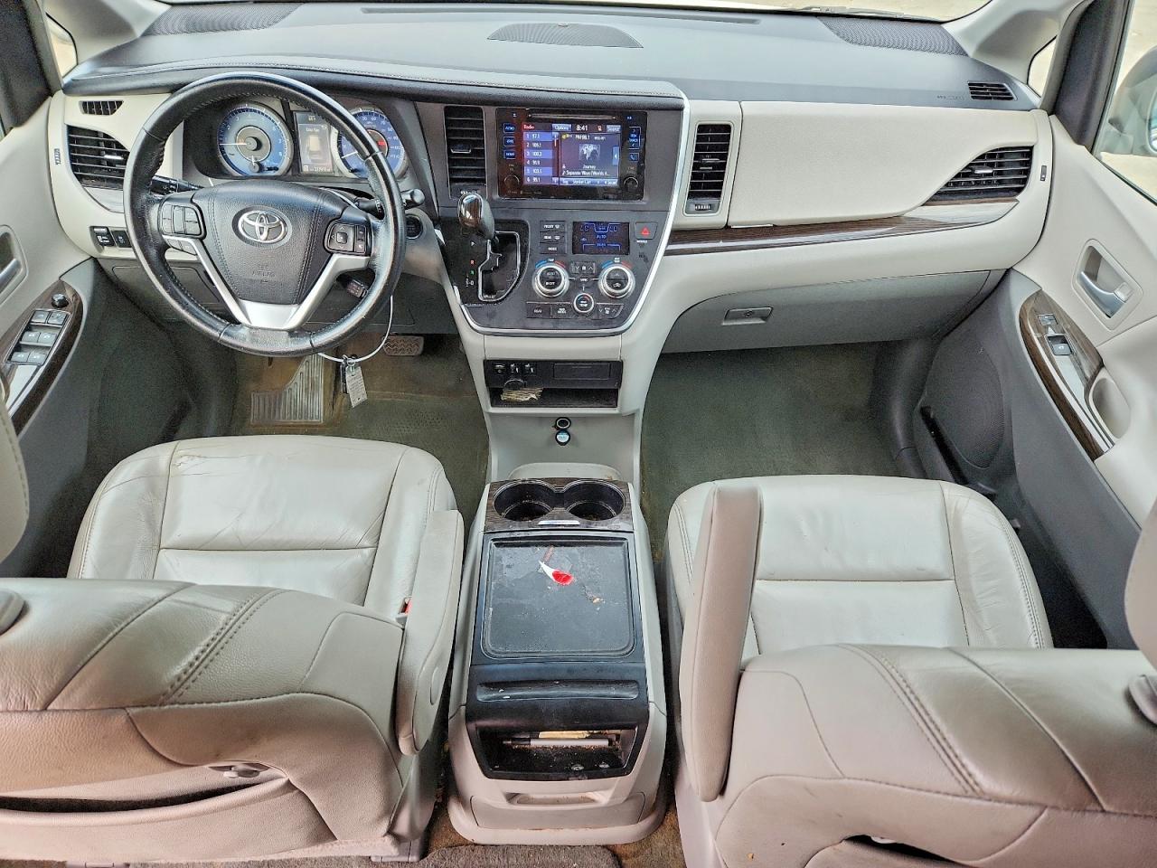 2016 TOYOTA SIENNA