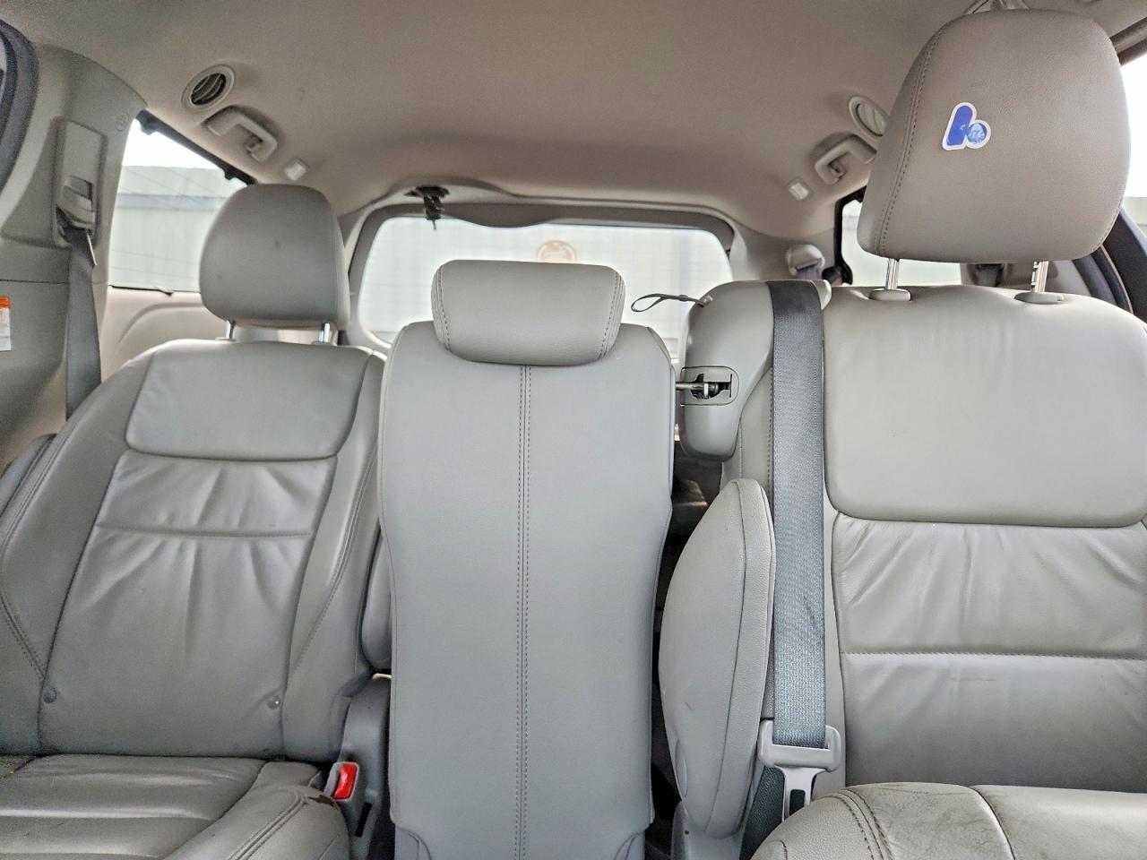 2016 TOYOTA SIENNA