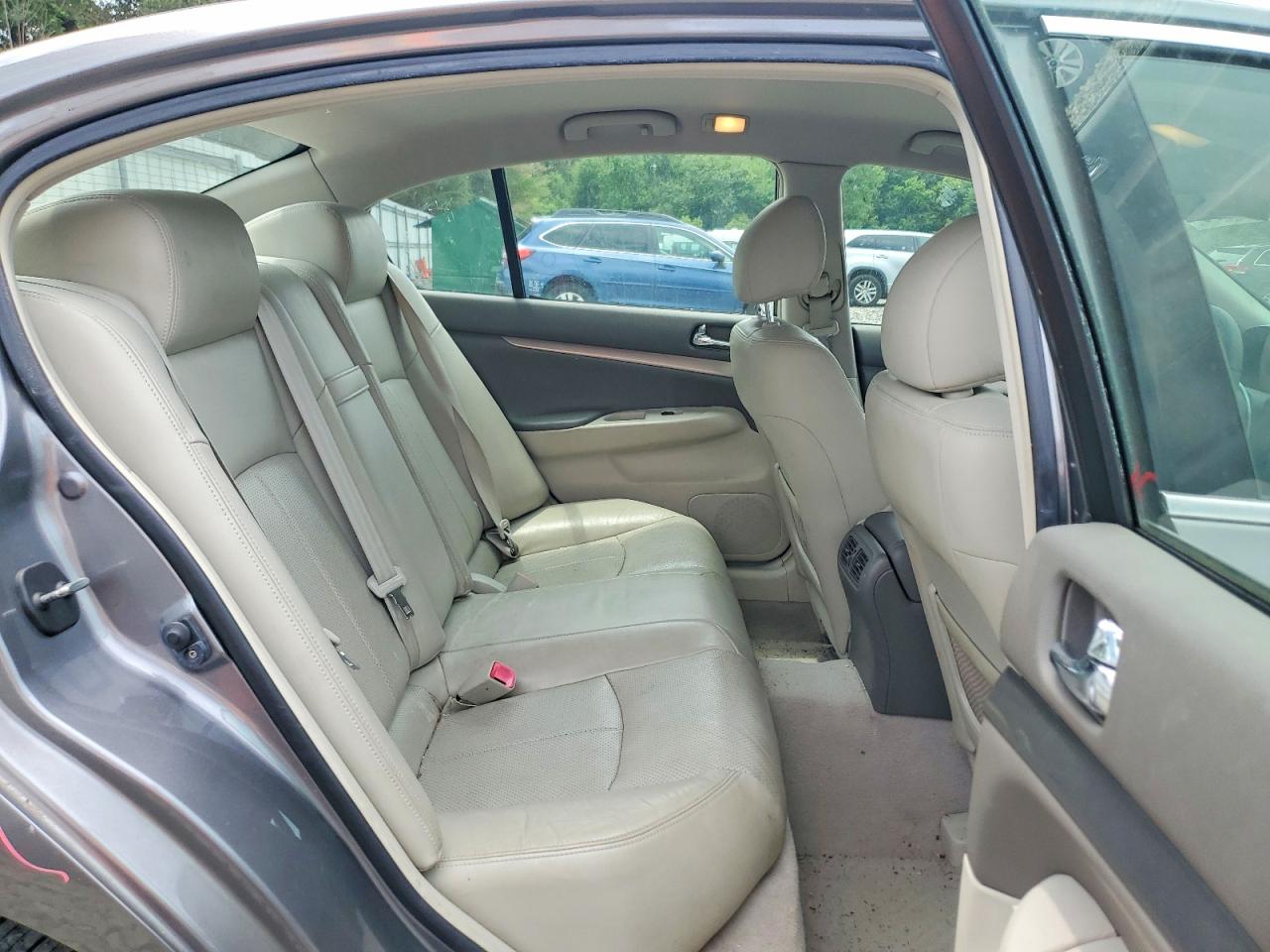 2011 INFINITI G37
