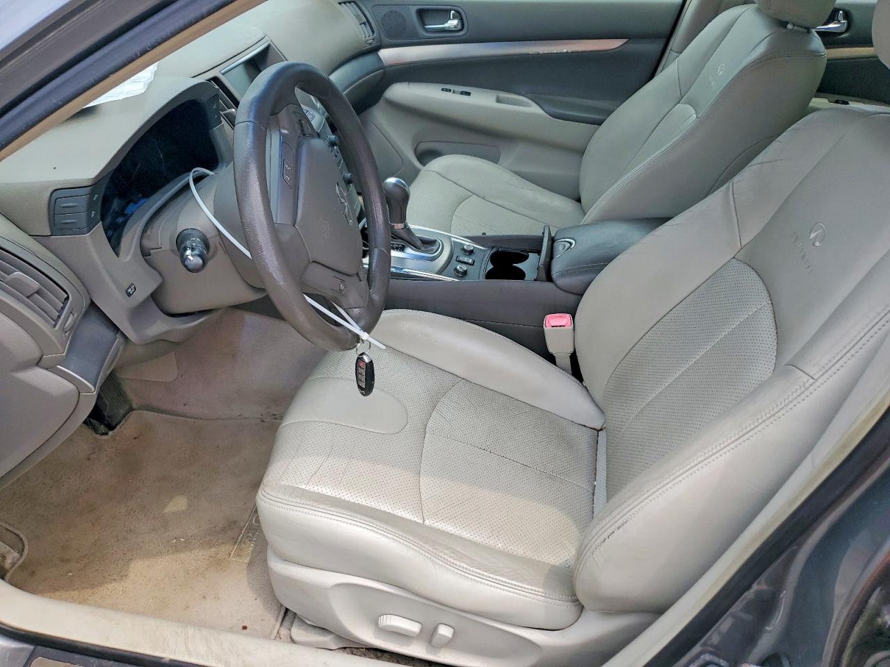 2011 INFINITI G37