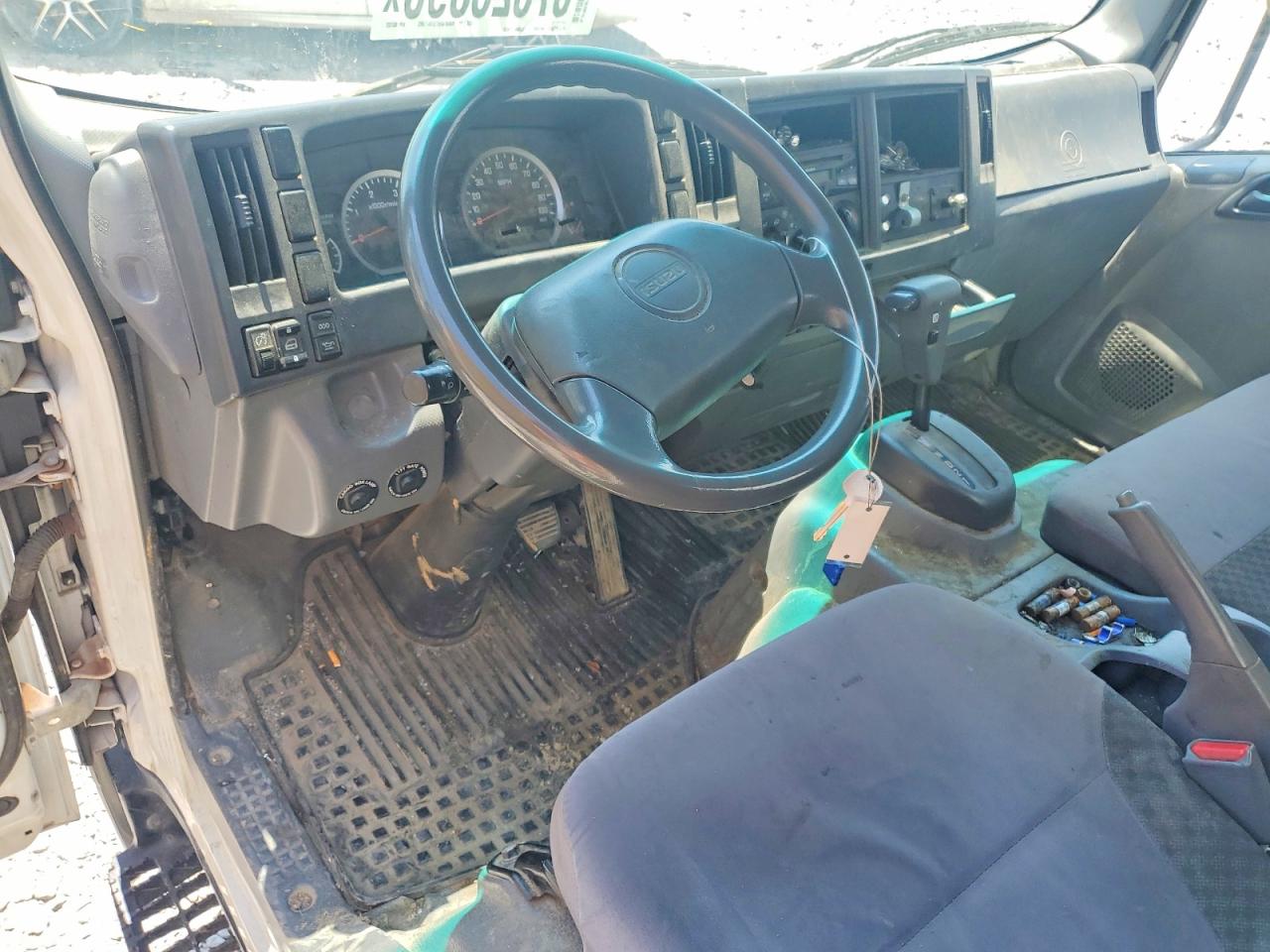 2015 ISUZU NPR