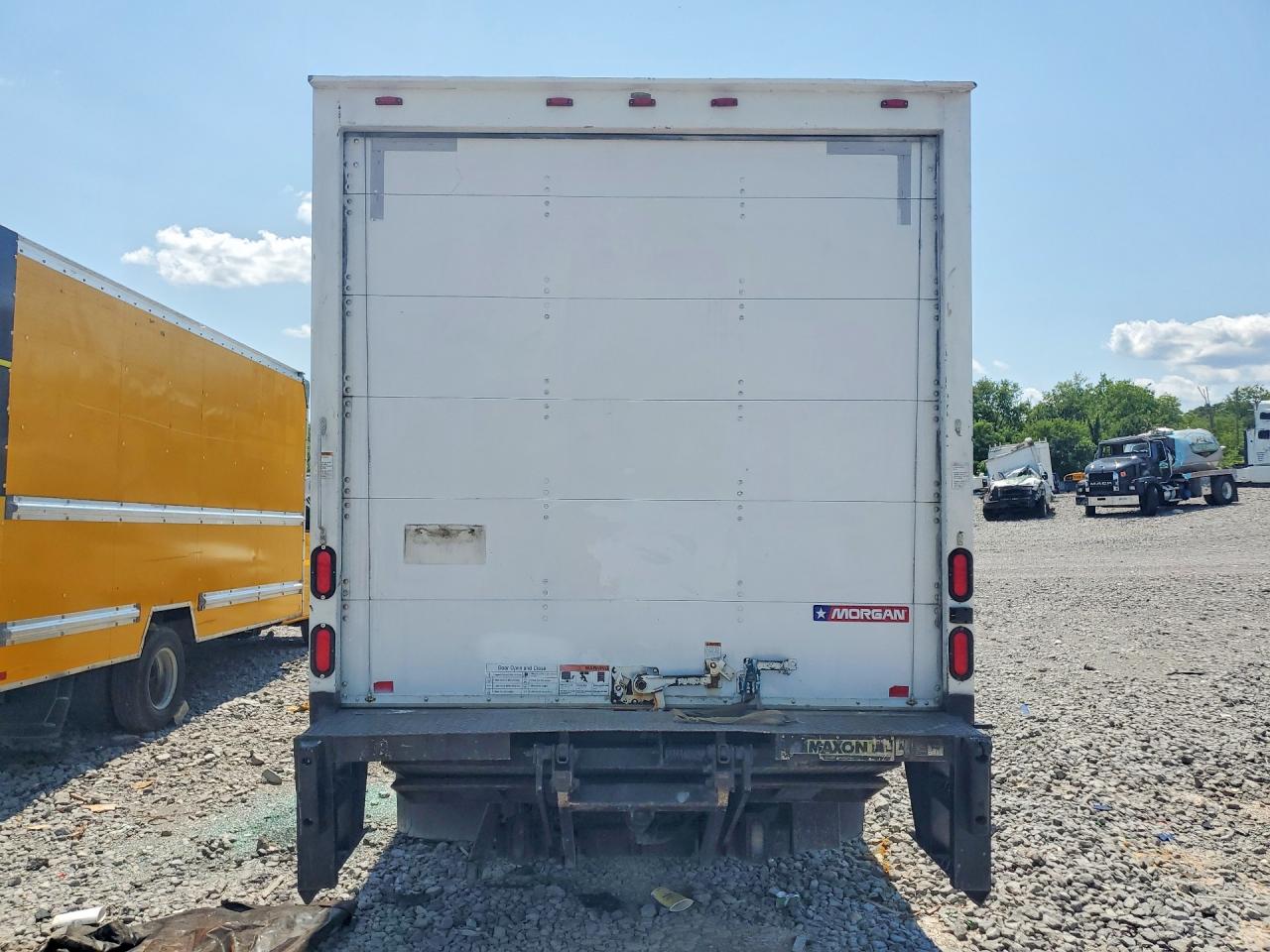 2015 ISUZU NPR