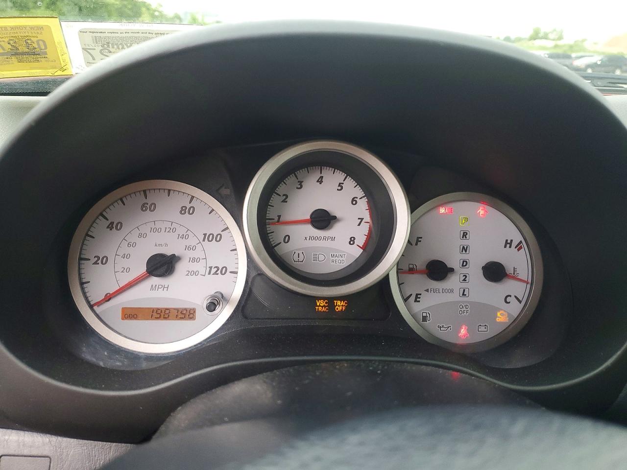 2004 TOYOTA RAV4 BASE
