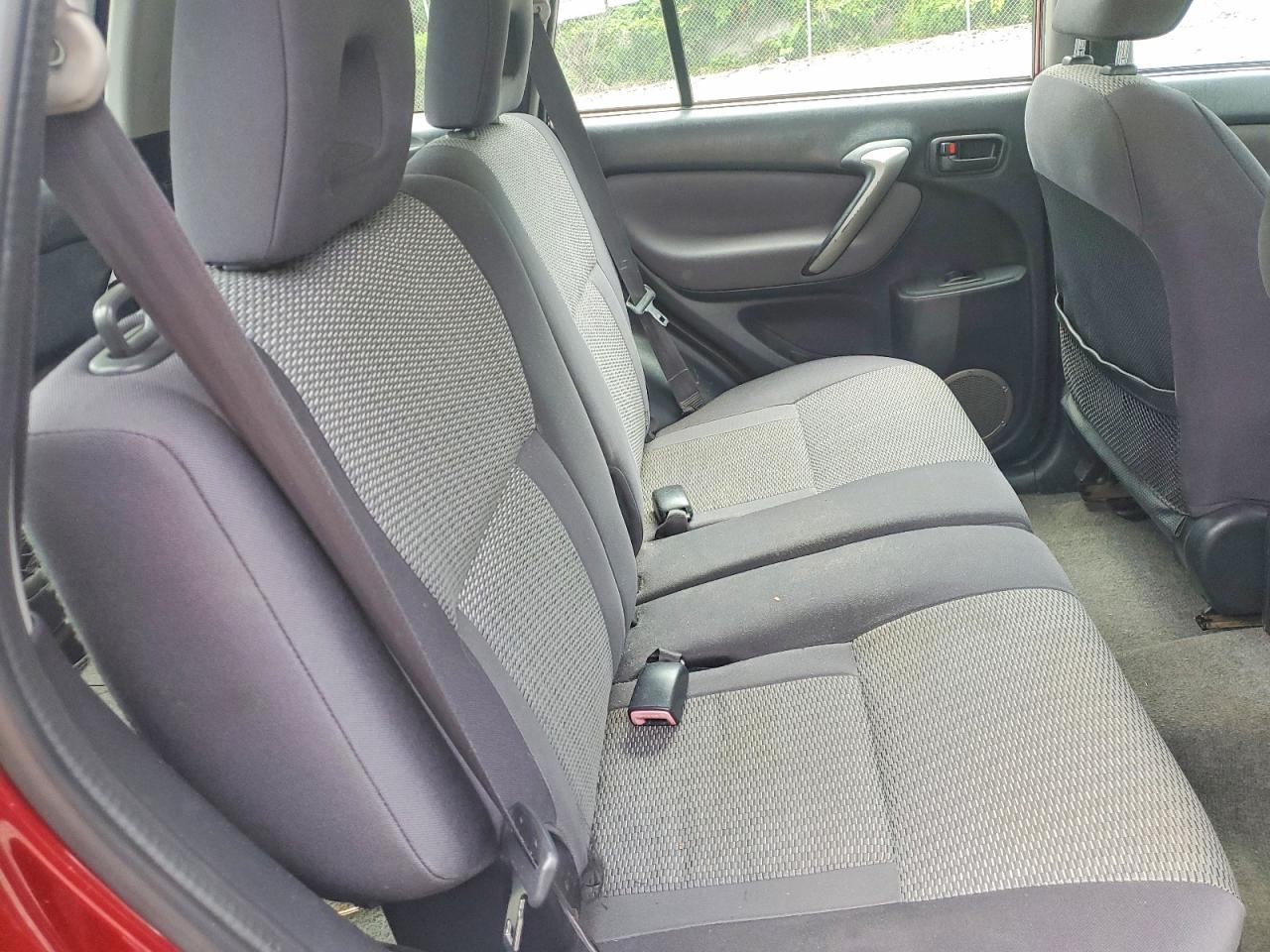 2004 TOYOTA RAV4 BASE