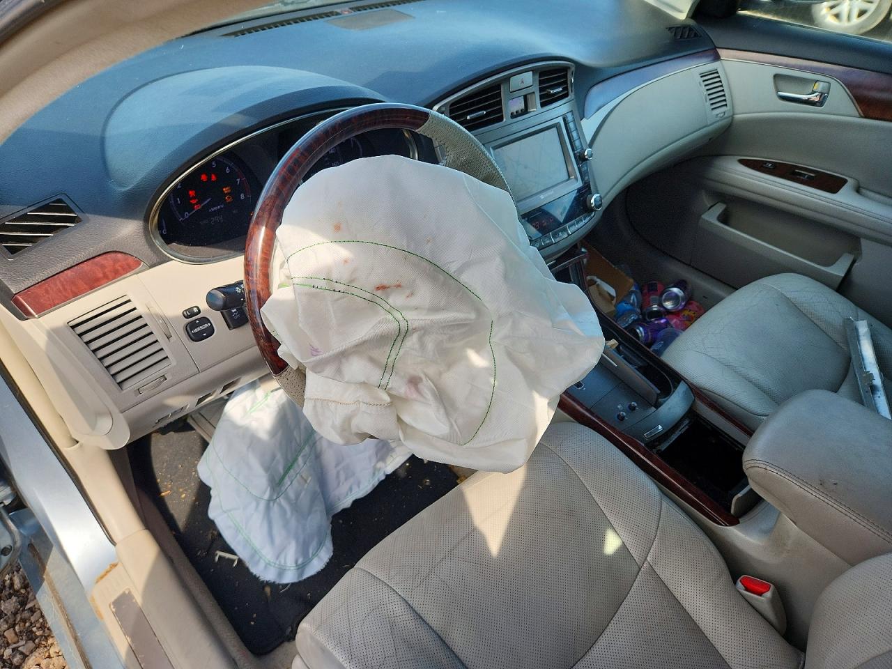 2011 TOYOTA AVALON