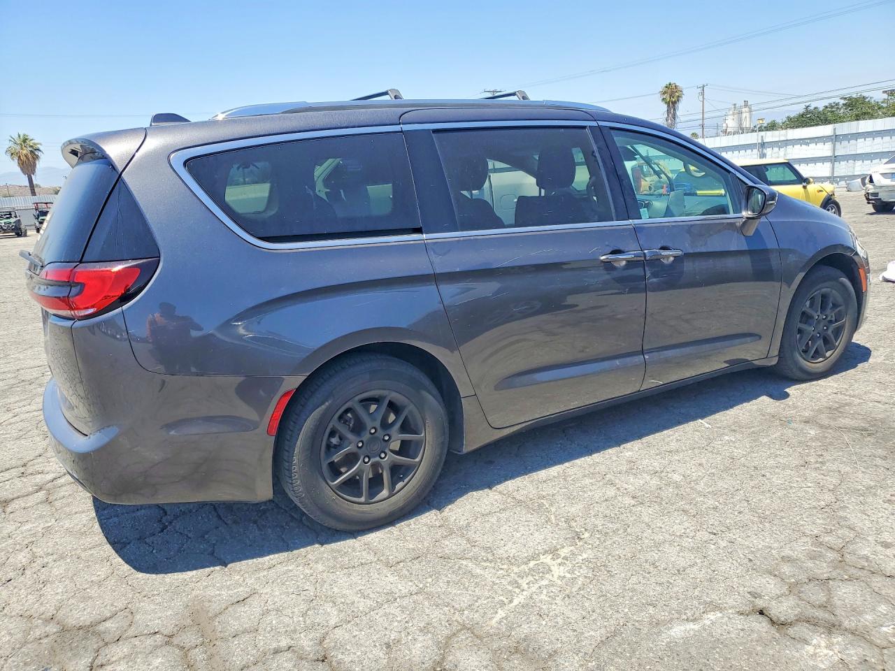 2021 CHRYSLER PACIFICA