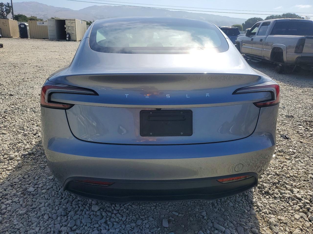 2025 TESLA MODEL 3