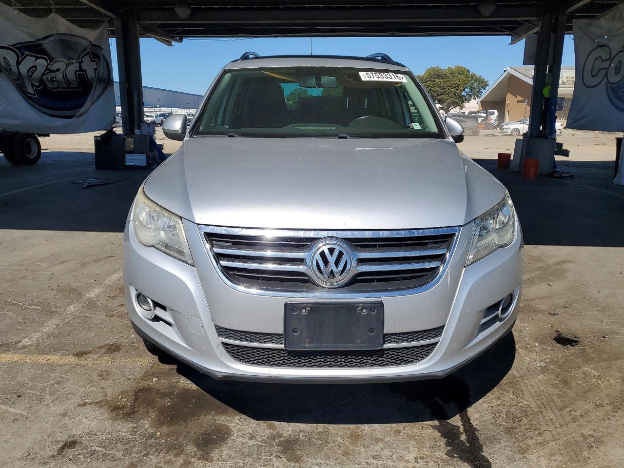 2011 VOLKSWAGEN TIGUAN