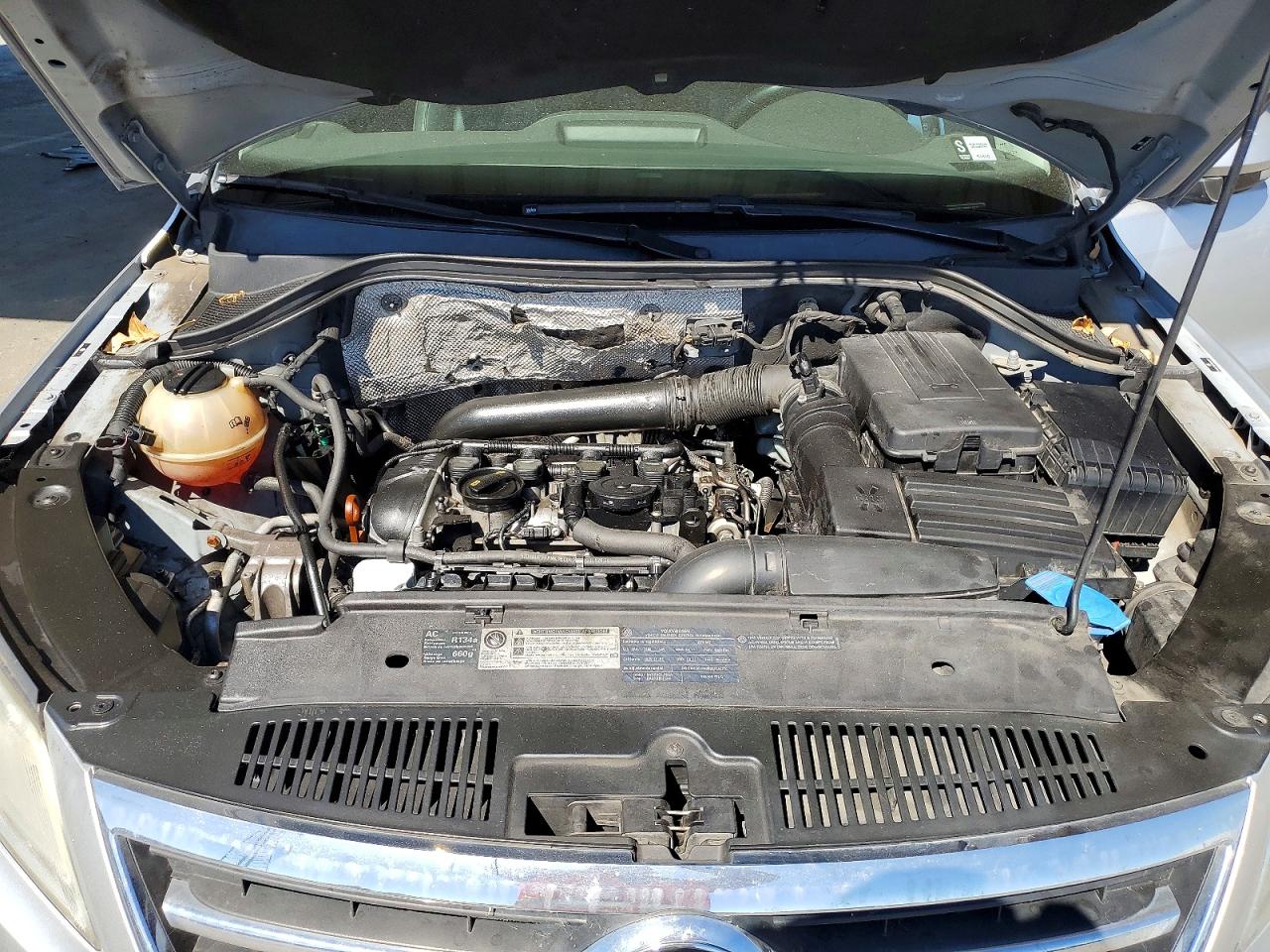 2011 VOLKSWAGEN TIGUAN