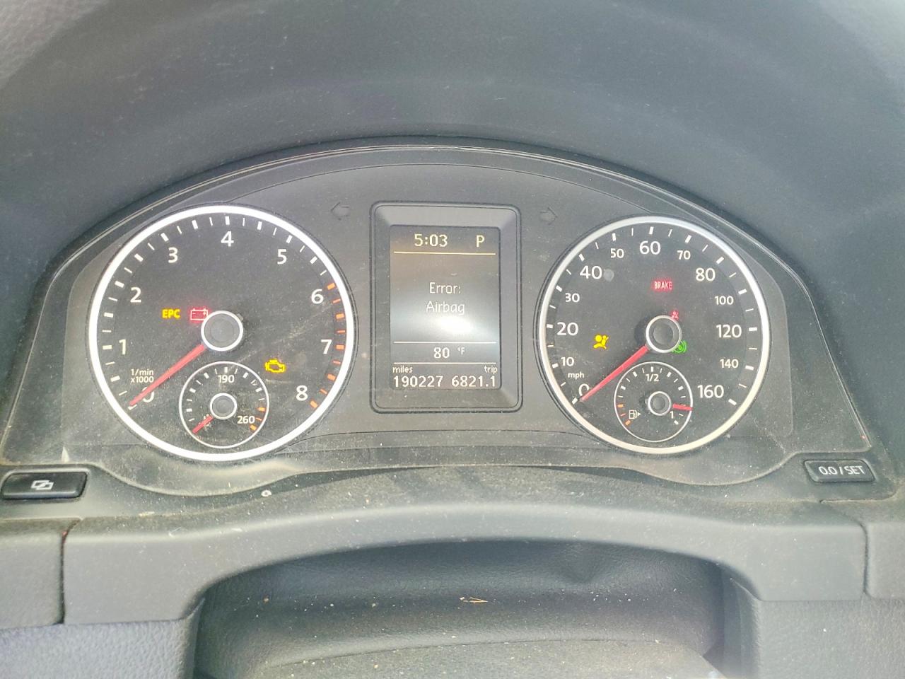 2011 VOLKSWAGEN TIGUAN