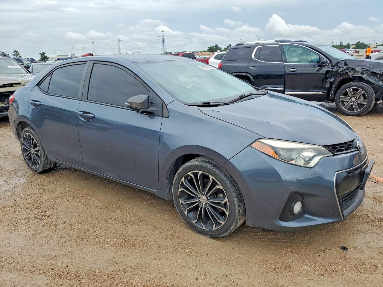 2016 TOYOTA COROLLA