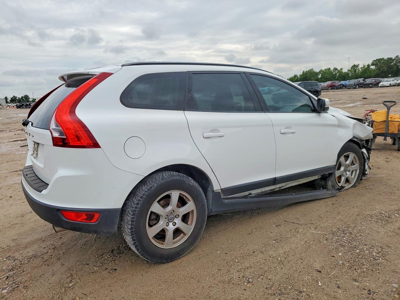 2011 VOLVO XC60
