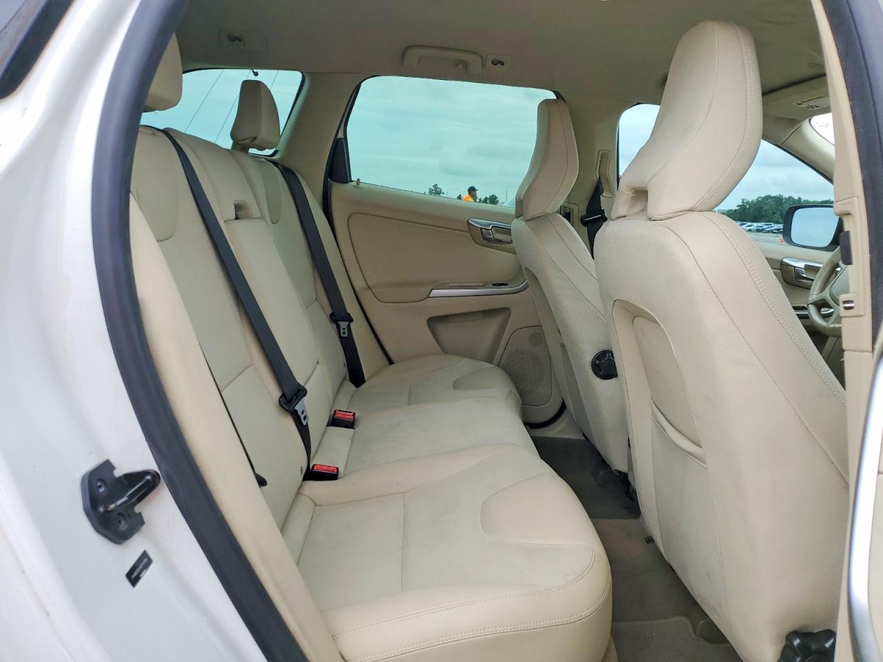 2011 VOLVO XC60