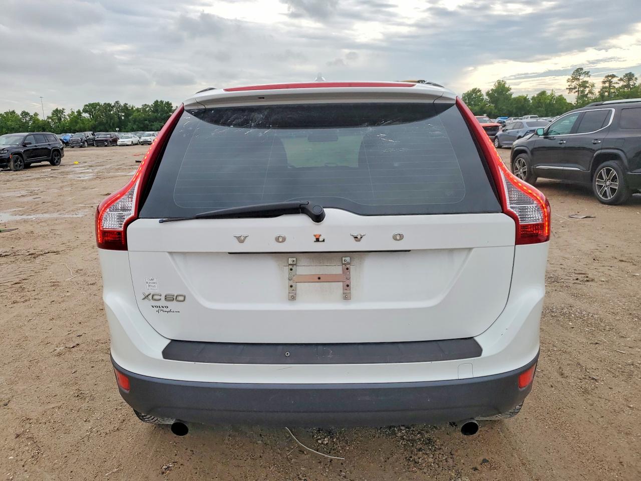 2011 VOLVO XC60