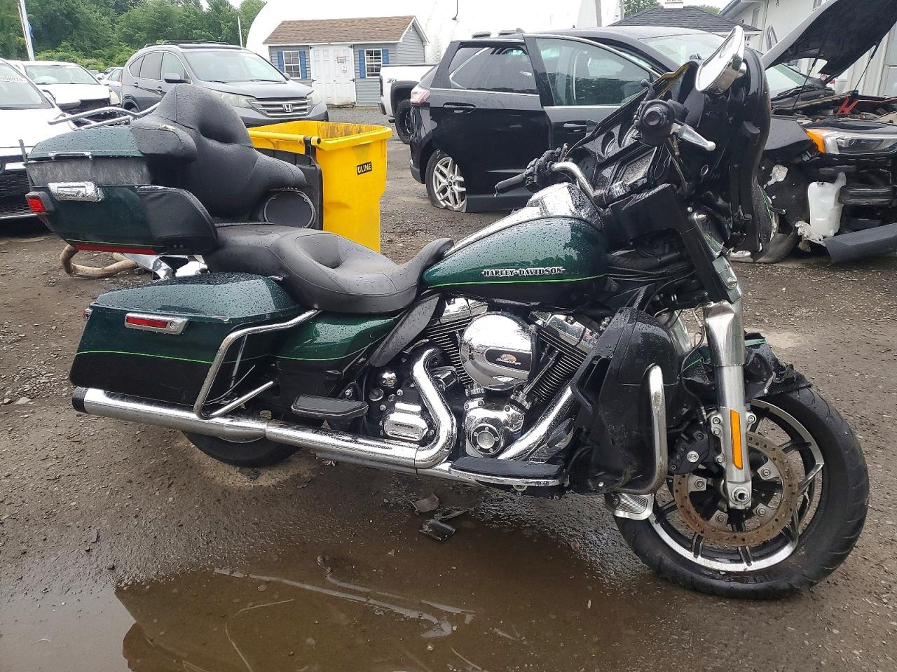 2015 HARLEY-DAVIDSON FL