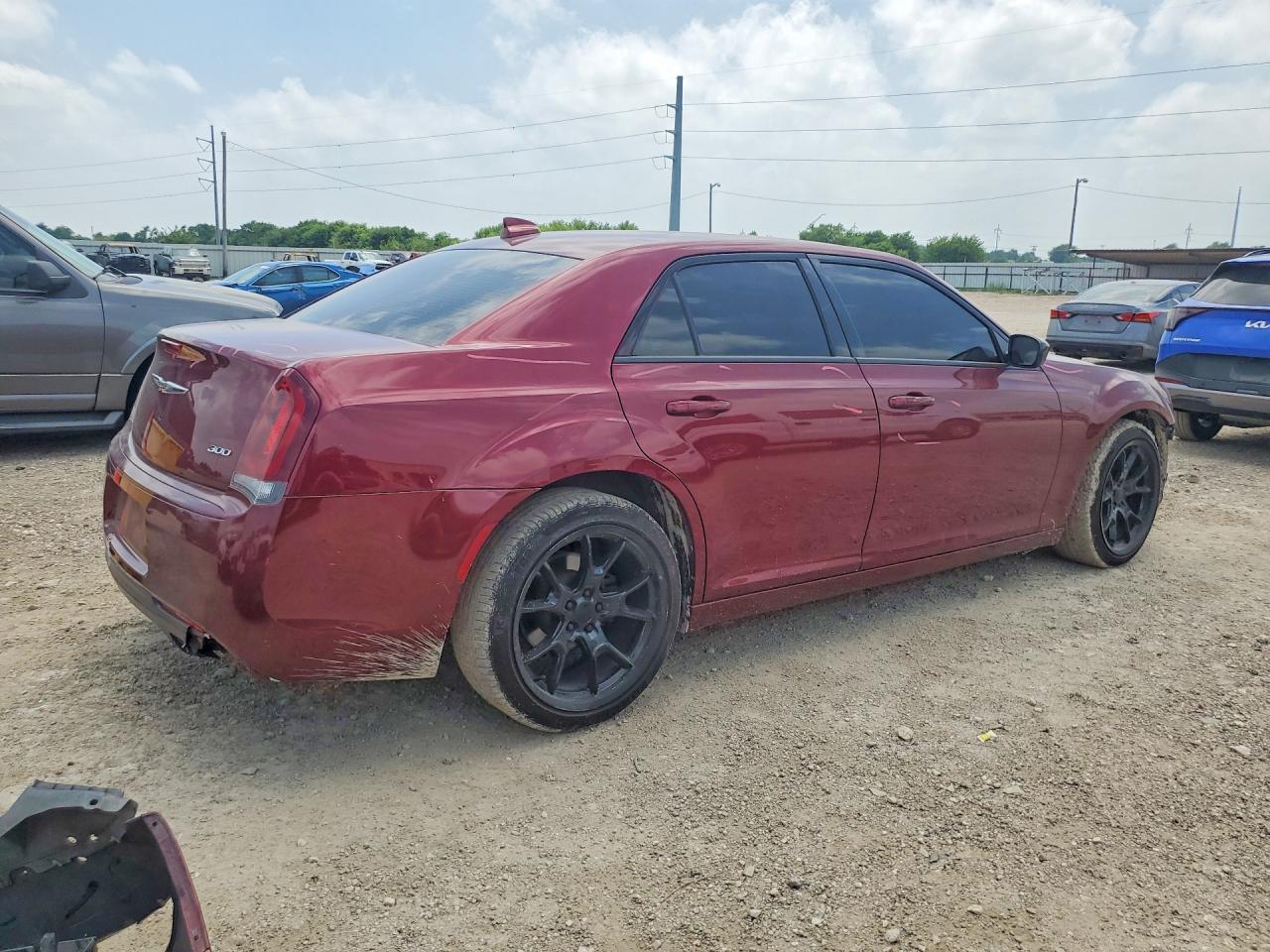 2019 CHRYSLER 300
