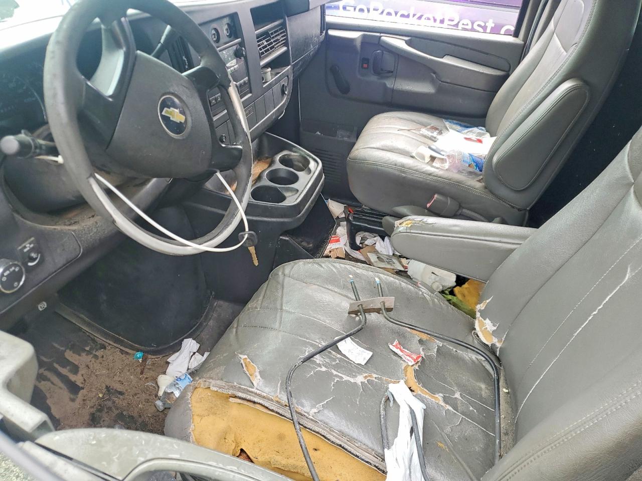 2011 CHEVROLET EXPRESS