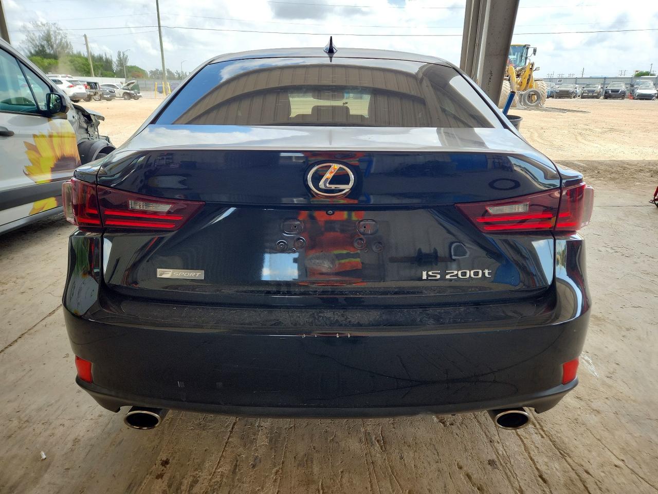 2016 LEXUS IS