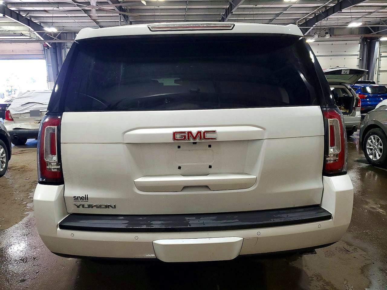 2016 GMC YUKON