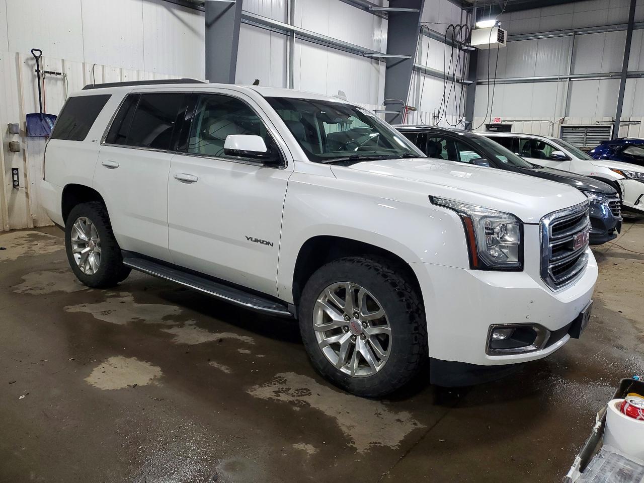 2016 GMC YUKON