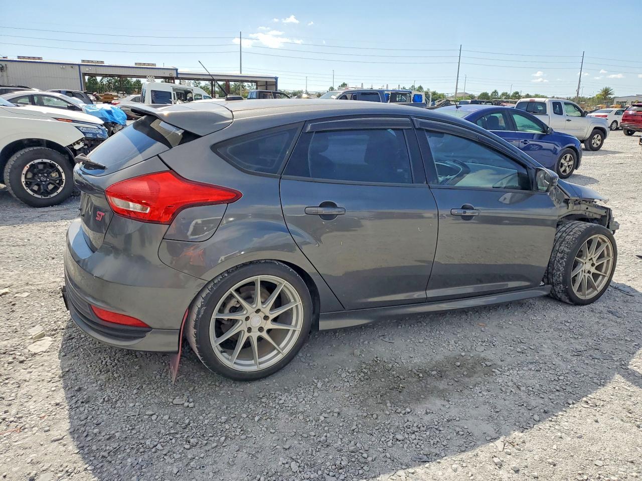 2017 FORD FOCUS