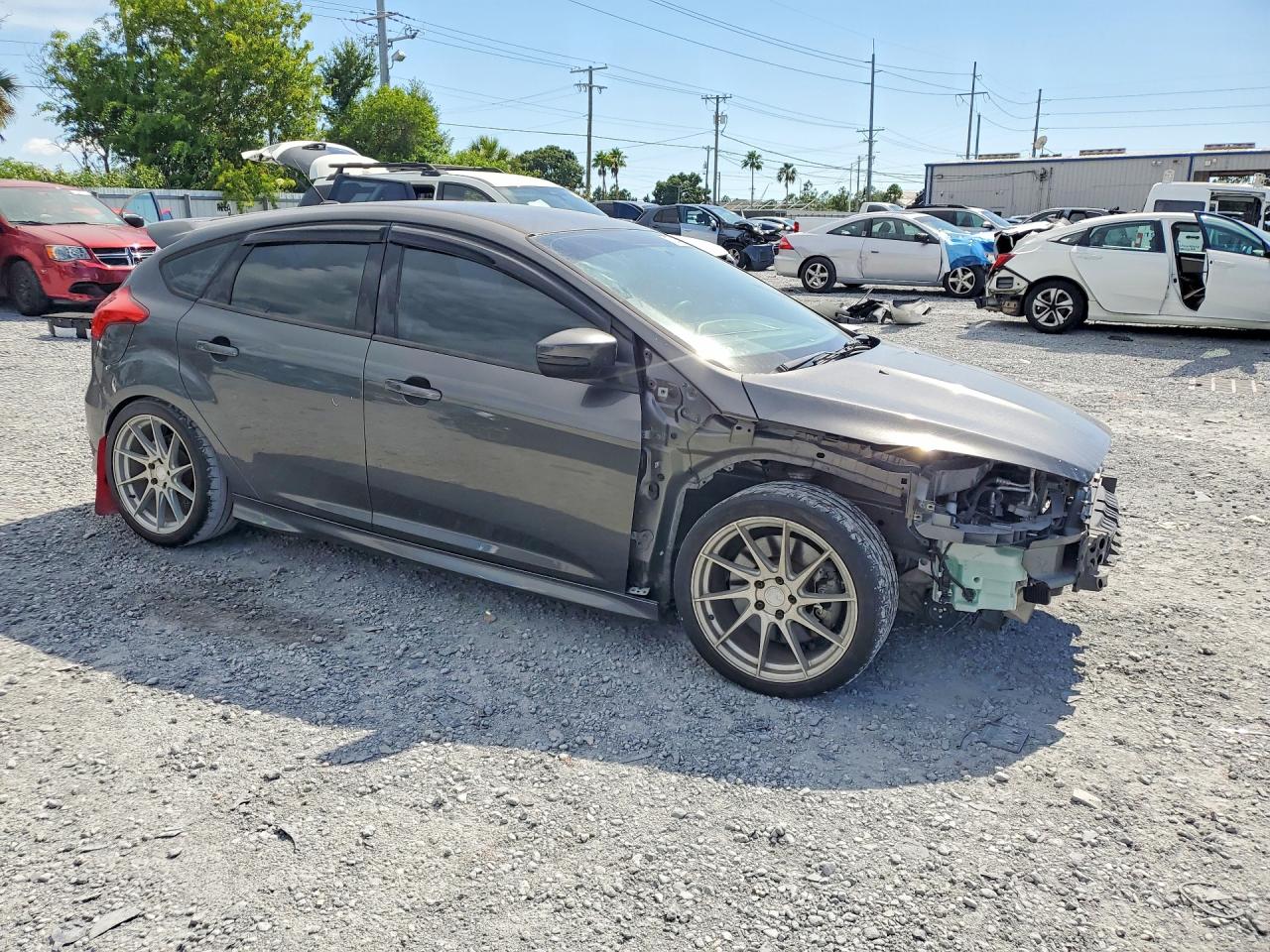 2017 FORD FOCUS