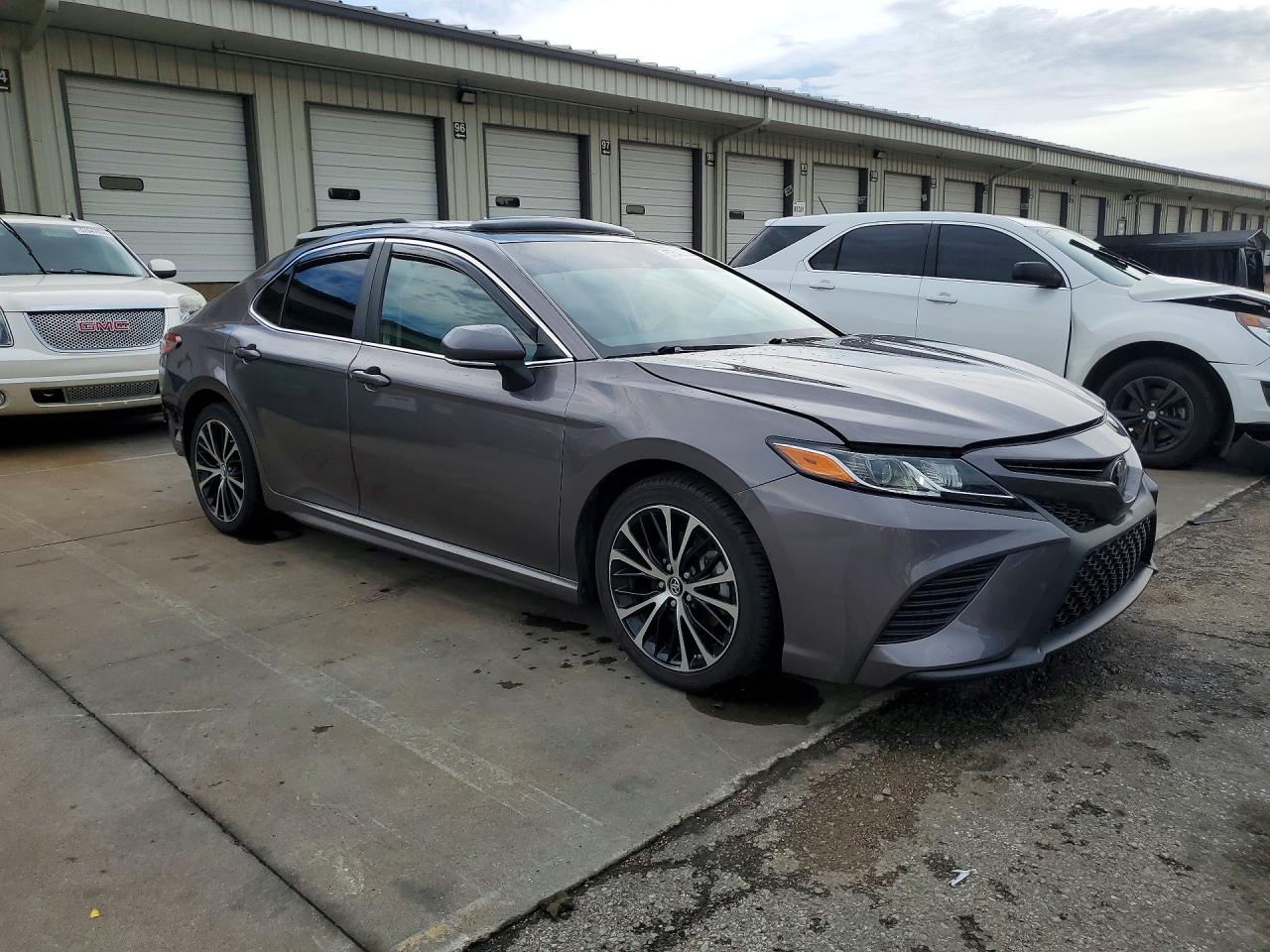 2018 TOYOTA CAMRY