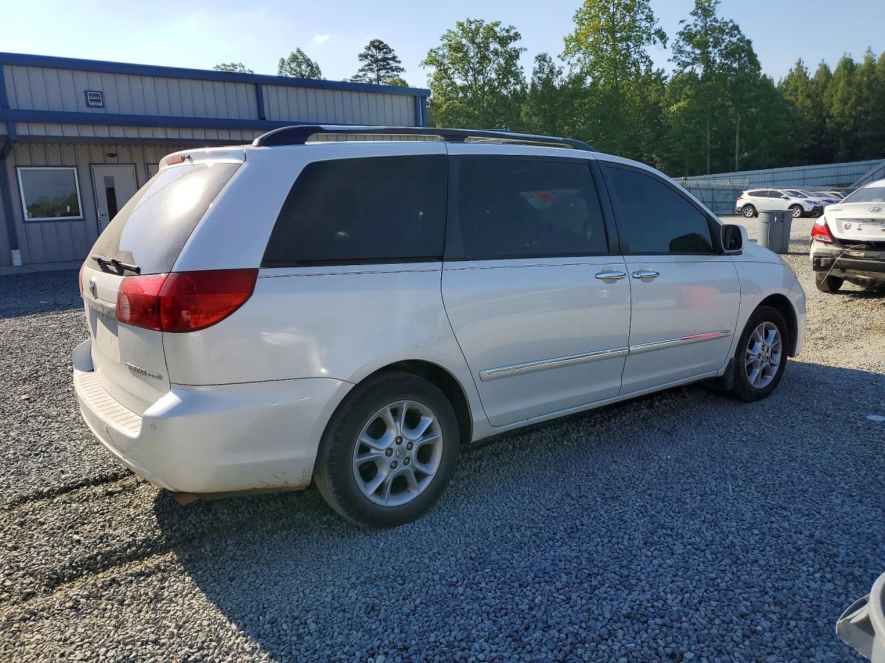 2006 TOYOTA SIENNA