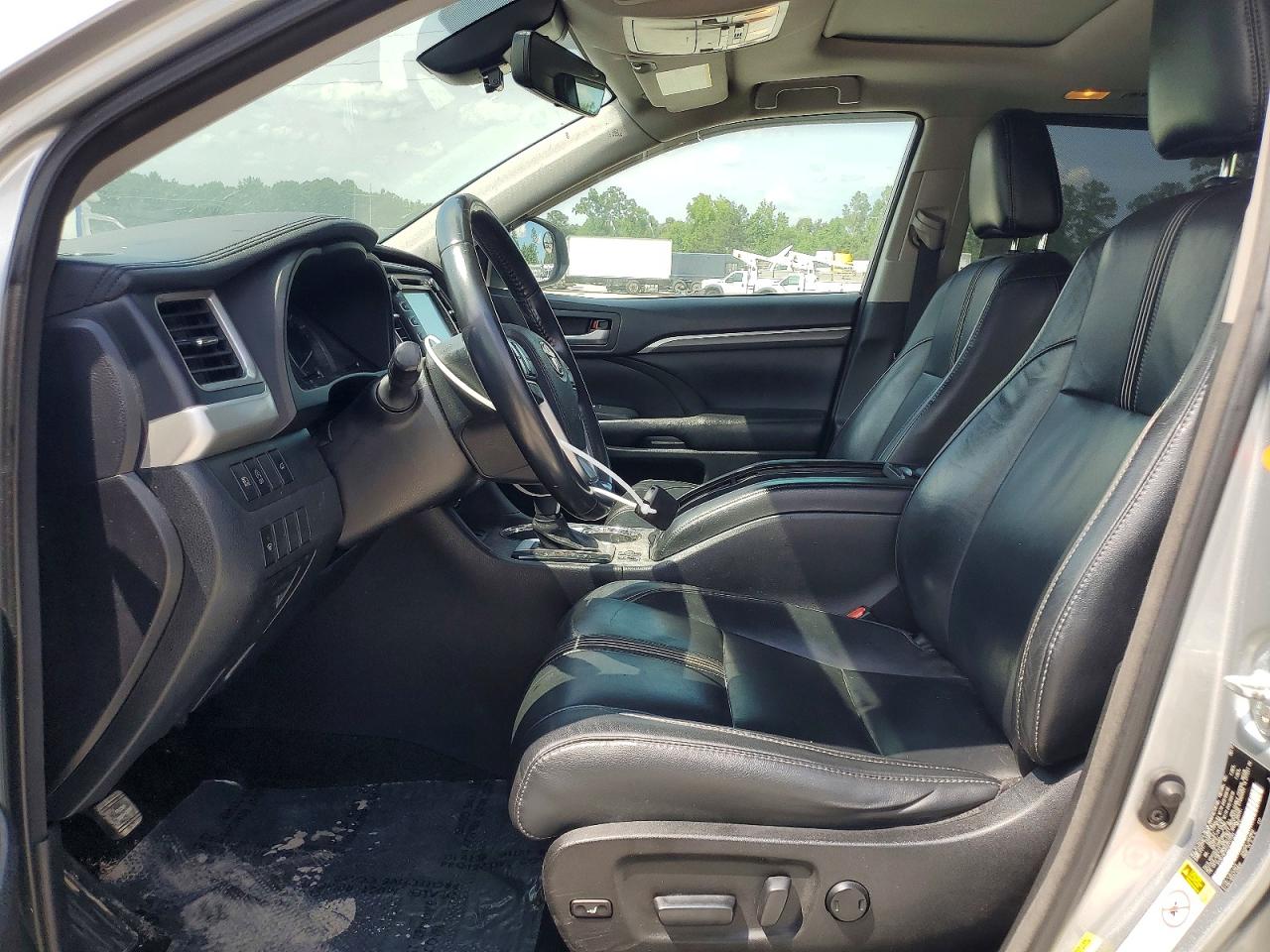 2017 TOYOTA HIGHLANDER