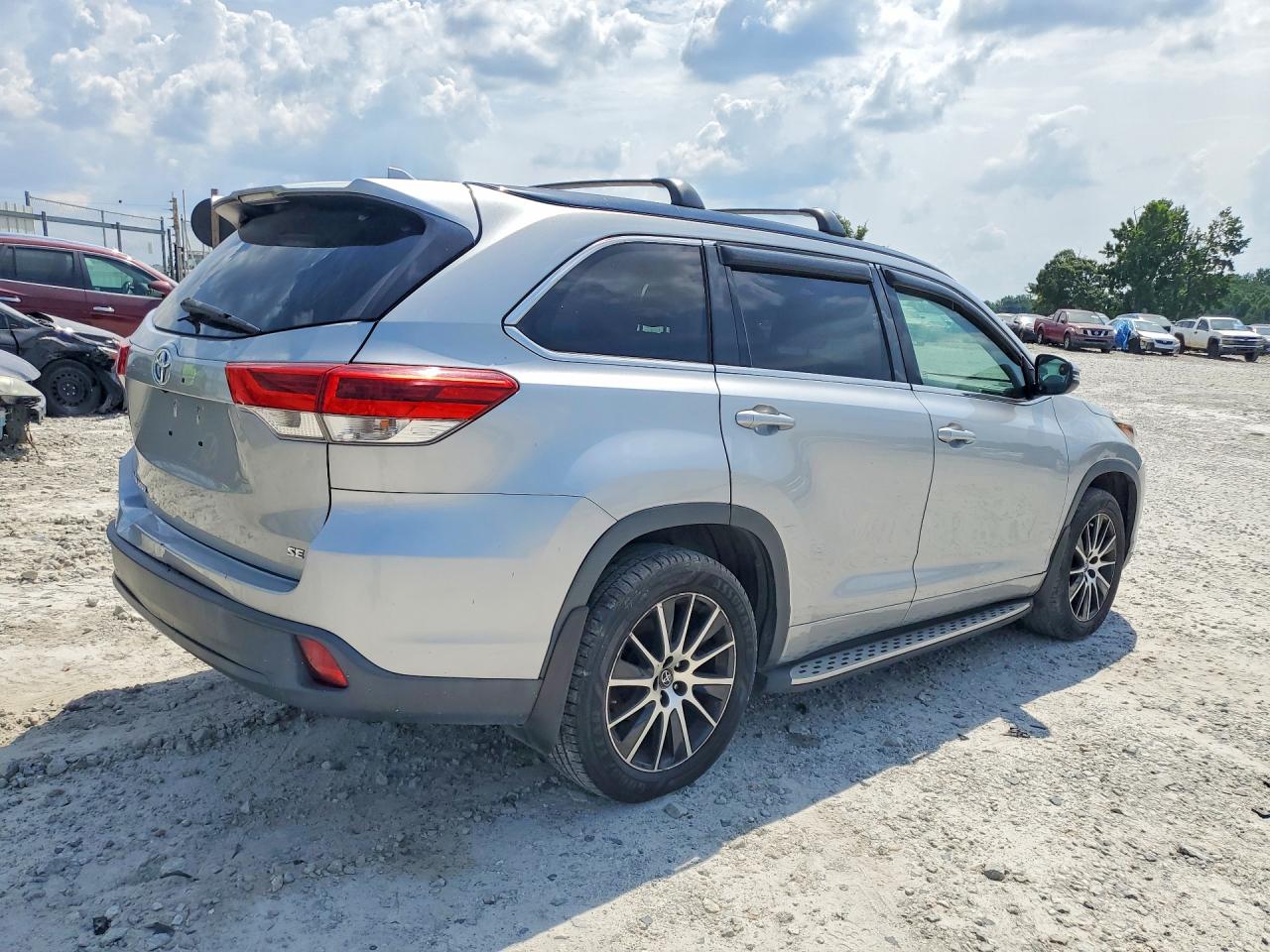 2017 TOYOTA HIGHLANDER