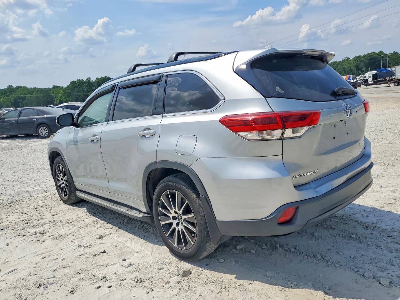 2017 TOYOTA HIGHLANDER