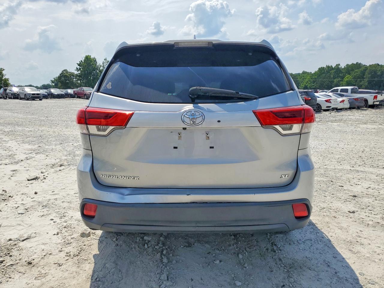 2017 TOYOTA HIGHLANDER
