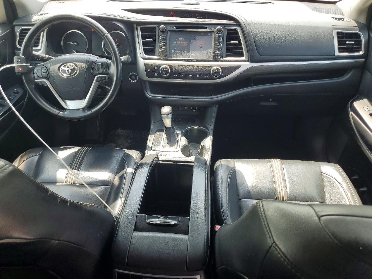 2017 TOYOTA HIGHLANDER