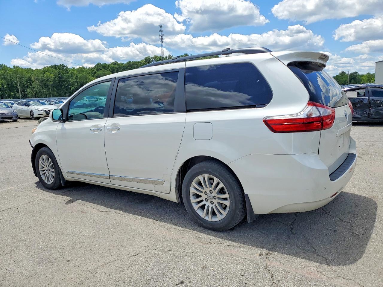 2017 TOYOTA SIENNA