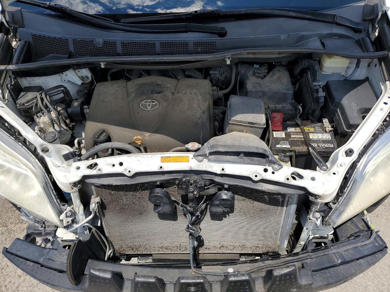 2017 TOYOTA SIENNA