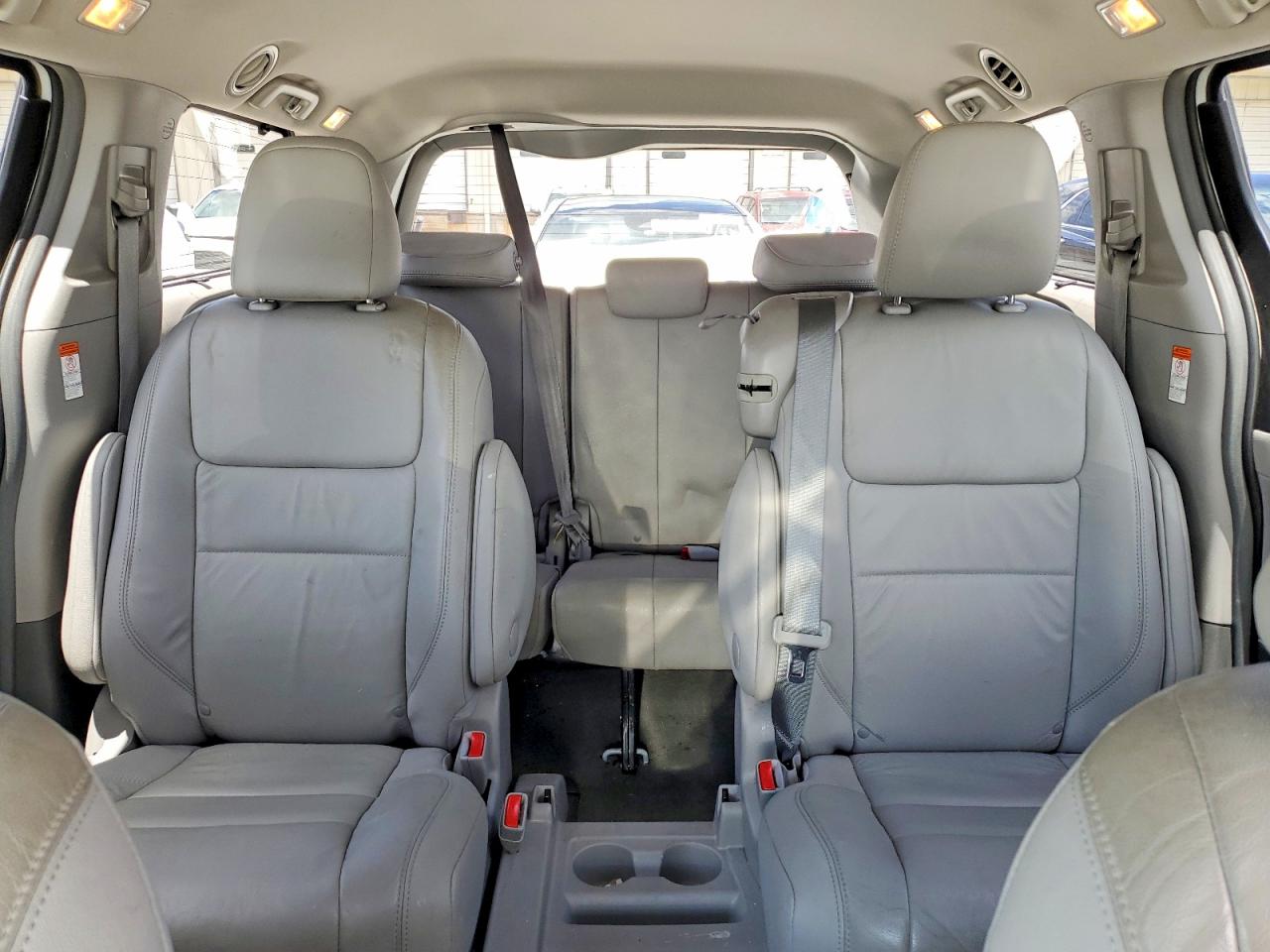 2017 TOYOTA SIENNA