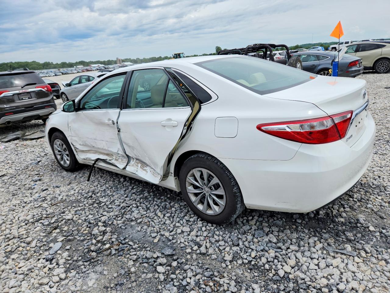 2015 TOYOTA CAMRY