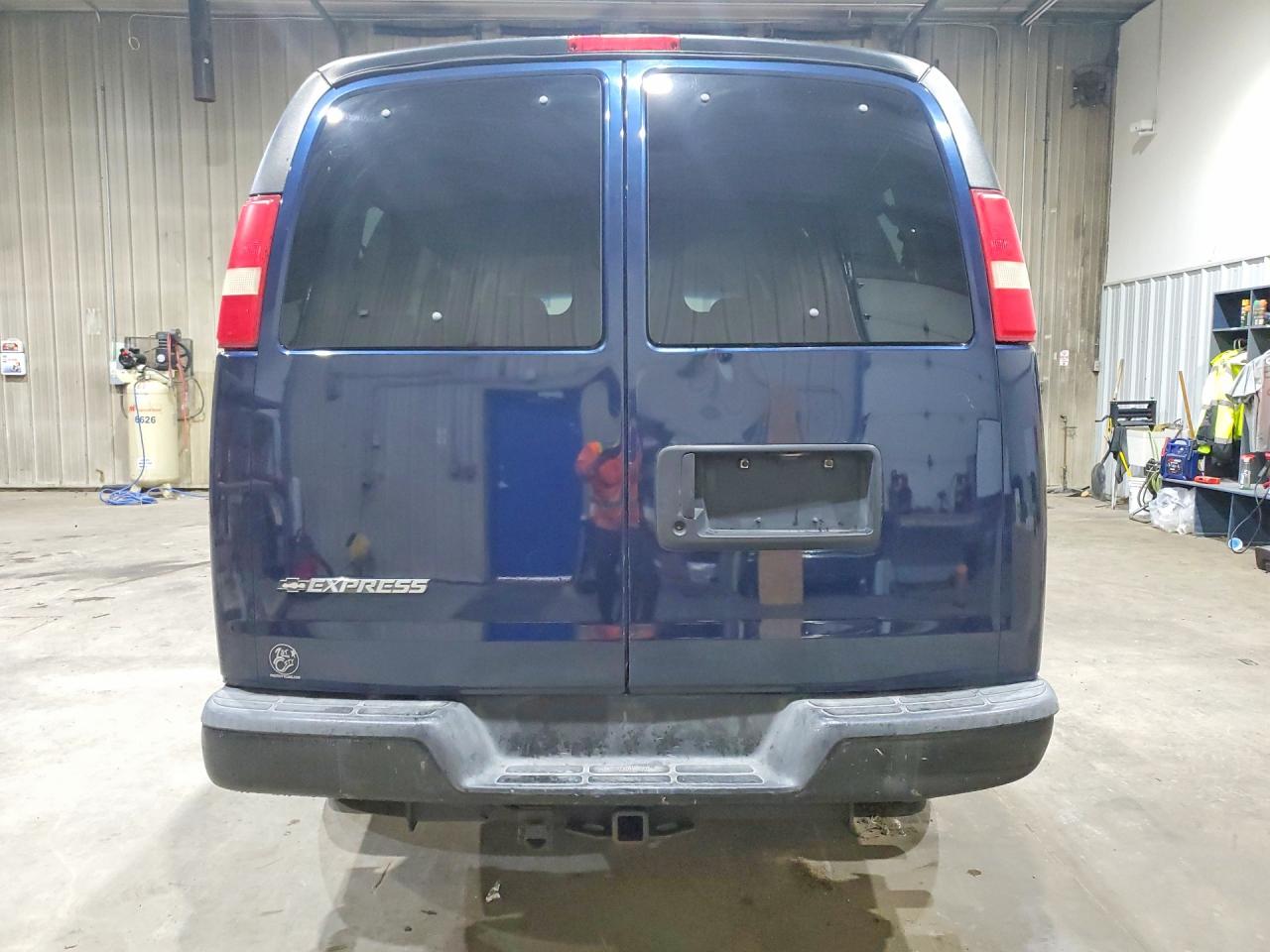 2008 CHEVROLET EXPRESS