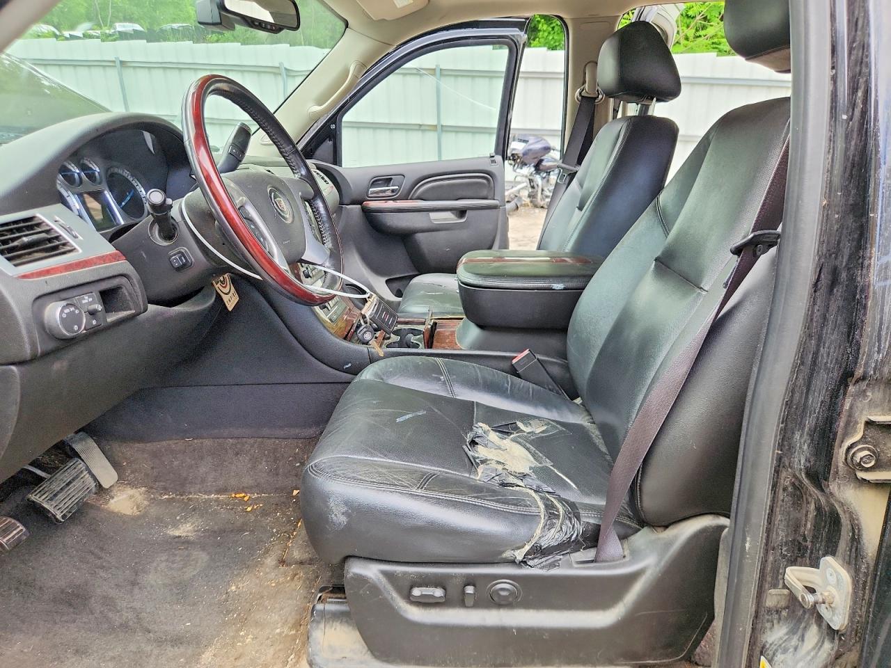 2011 CADILLAC ESCALADE