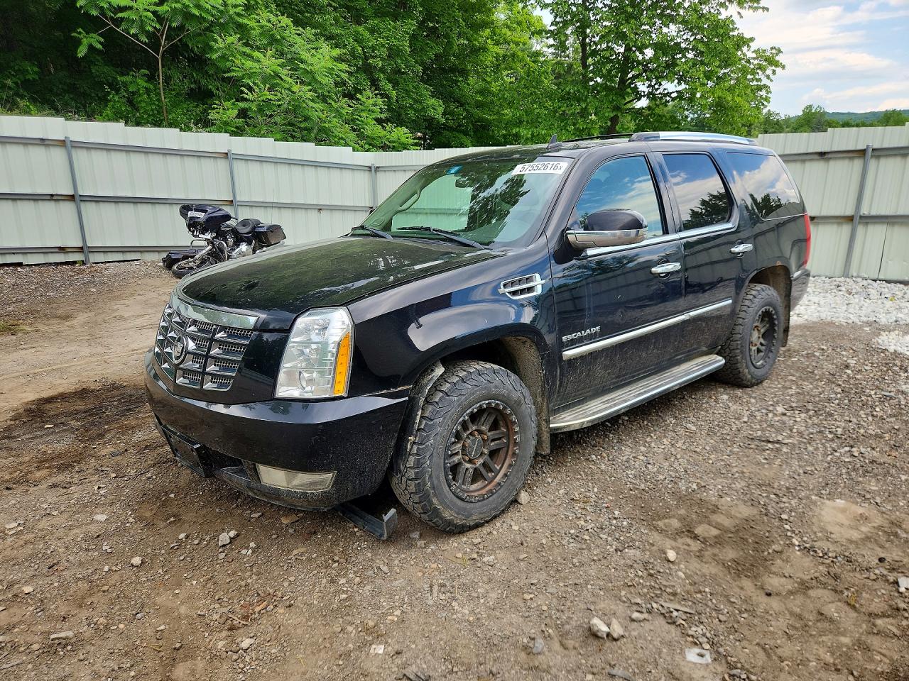 2011 CADILLAC ESCALADE
