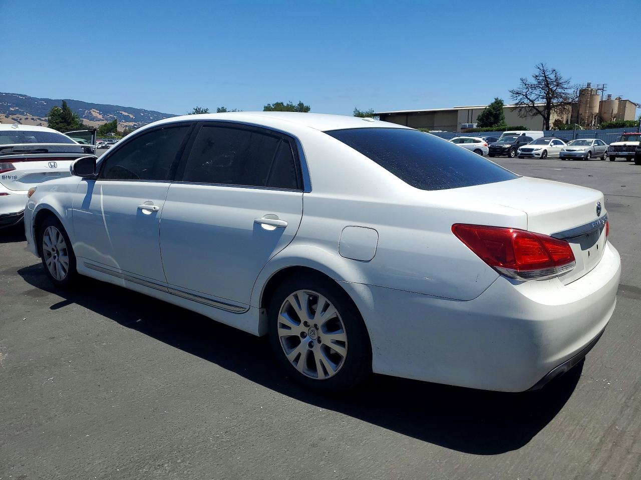 2012 TOYOTA AVALON