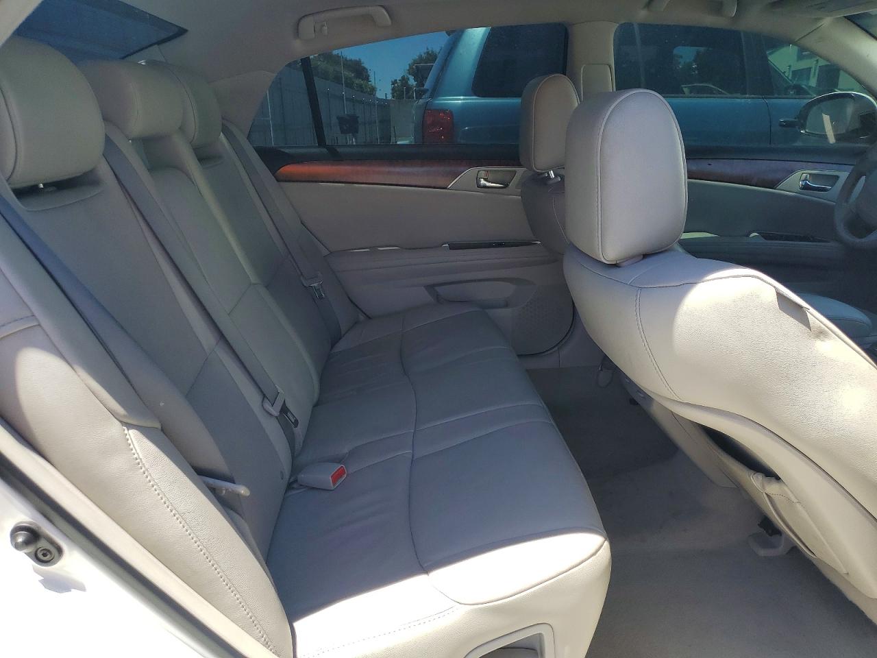 2012 TOYOTA AVALON