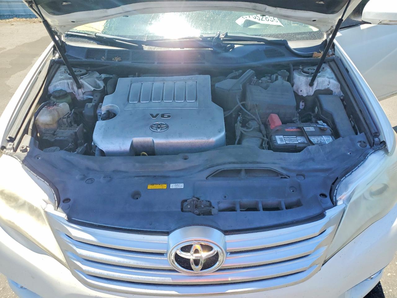 2012 TOYOTA AVALON