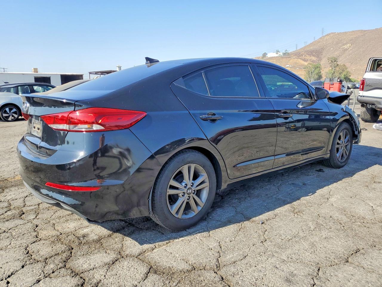 2017 HYUNDAI ELANTRA