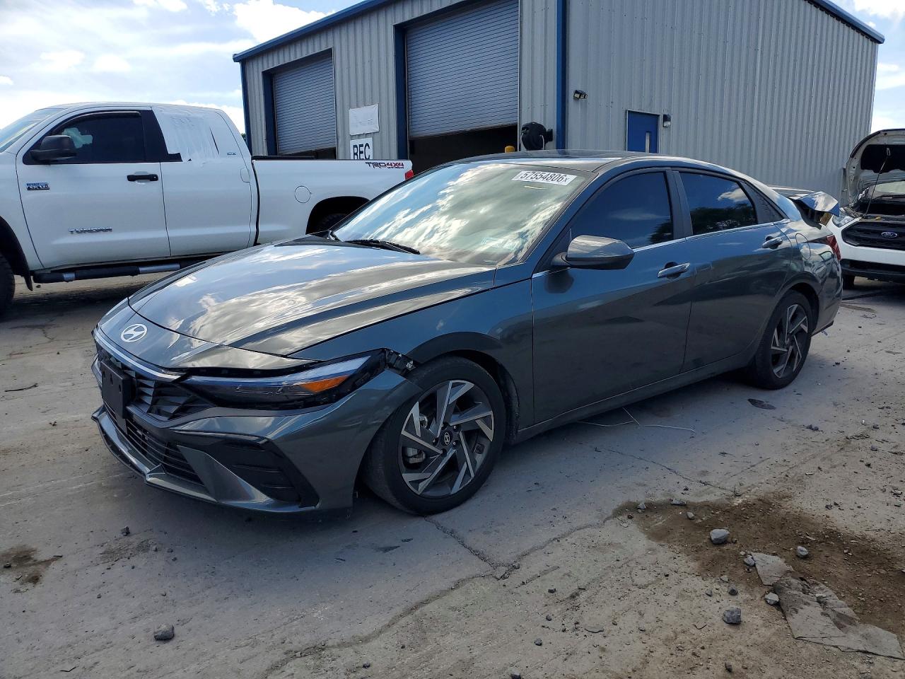 2024 HYUNDAI ELANTRA