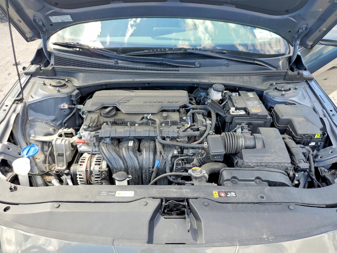 2024 HYUNDAI ELANTRA