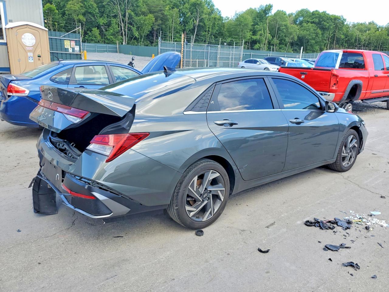 2024 HYUNDAI ELANTRA
