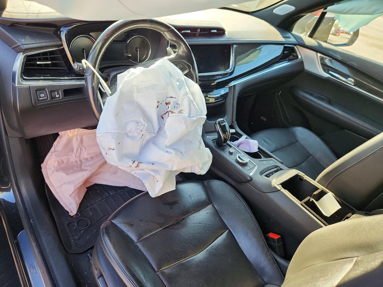 2020 CADILLAC XT6