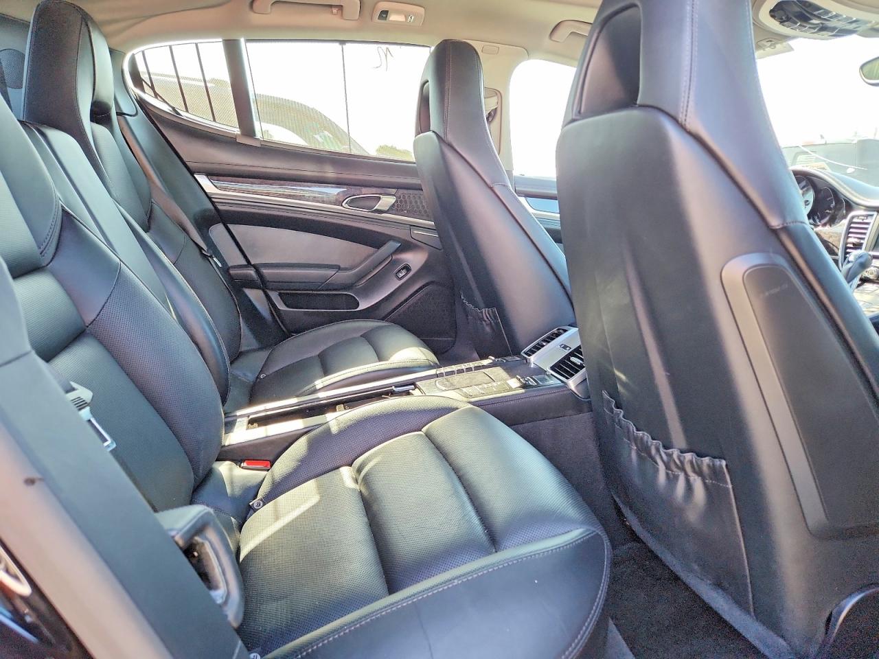2015 PORSCHE PANAMERA