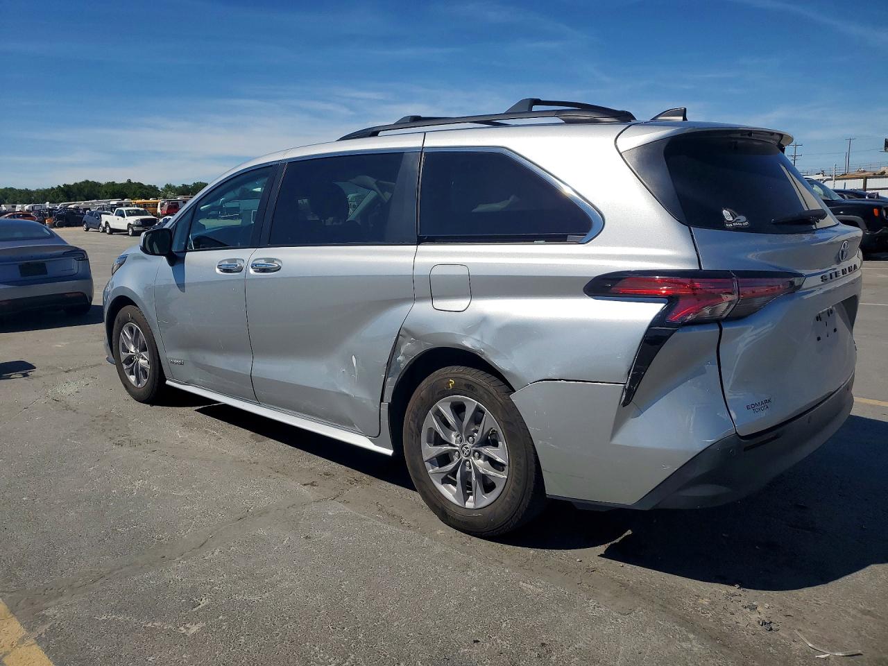 2021 TOYOTA SIENNA